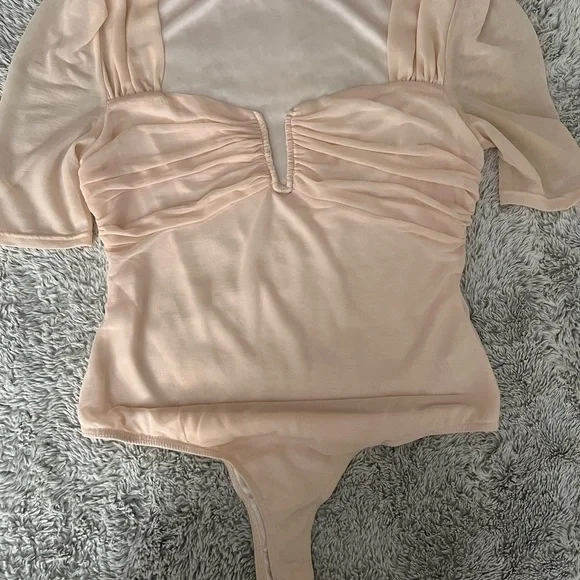 Skylar Rose deep V bodysuit - Picture 2 of 6